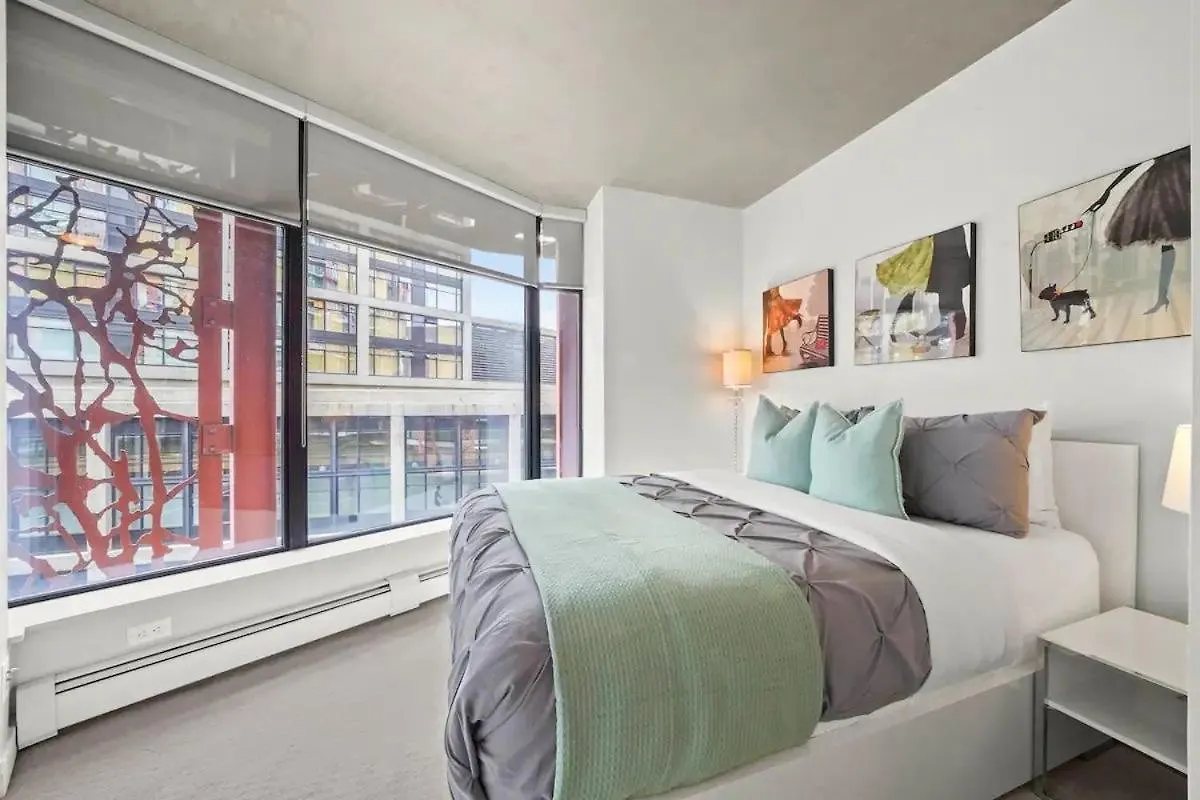 וונקובר Modern Condo In Downtown Two Bedroom Parking Lot דירה