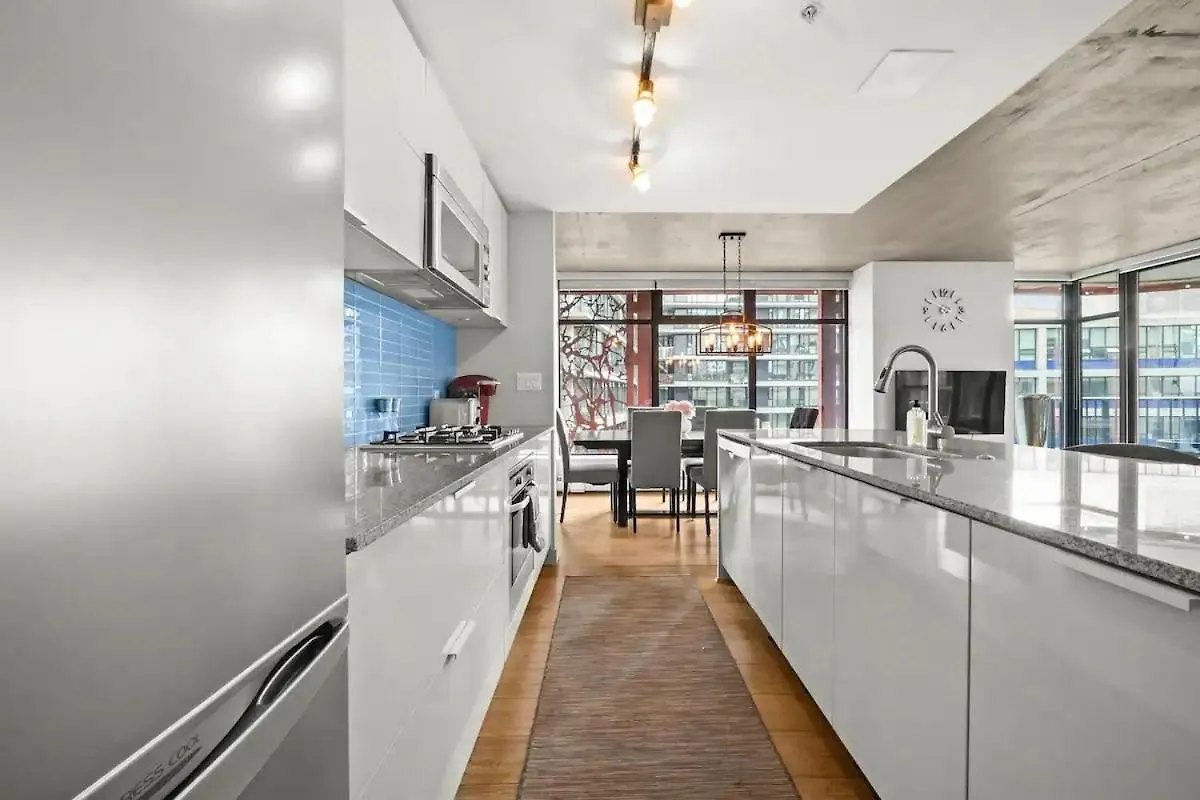 Διαμέρισμα Modern Condo In Downtown Two Bedroom Parking Lot Βανκούβερ Καναδάς